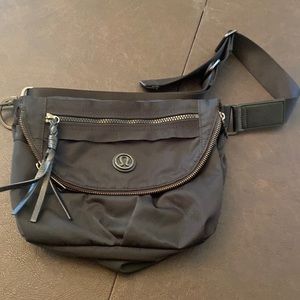 Lululemon black festival crossbody bag